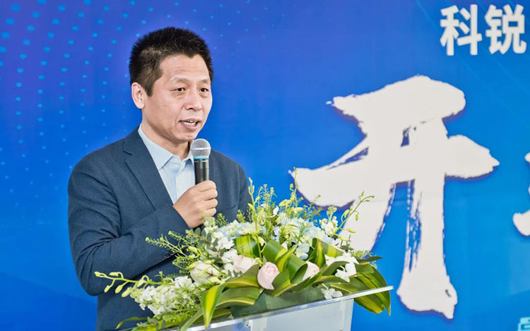人力资源公司科锐国际董事长高勇代表企业发表致辞